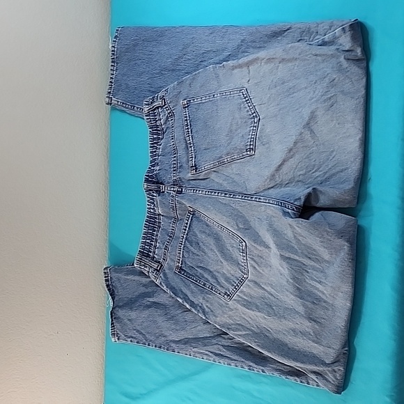 Nordstrom Medium Light Wash Mom Jeans, Size 16 - Picture 4 of 16